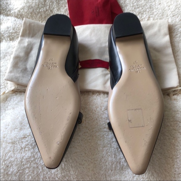 authentic Valentino stud - Picture 3 of 5